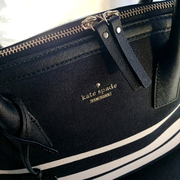 Kate Spade Cameron Street Stripe Mega Margot Handbag & Crossbody NWOT - Picture 3 of 12